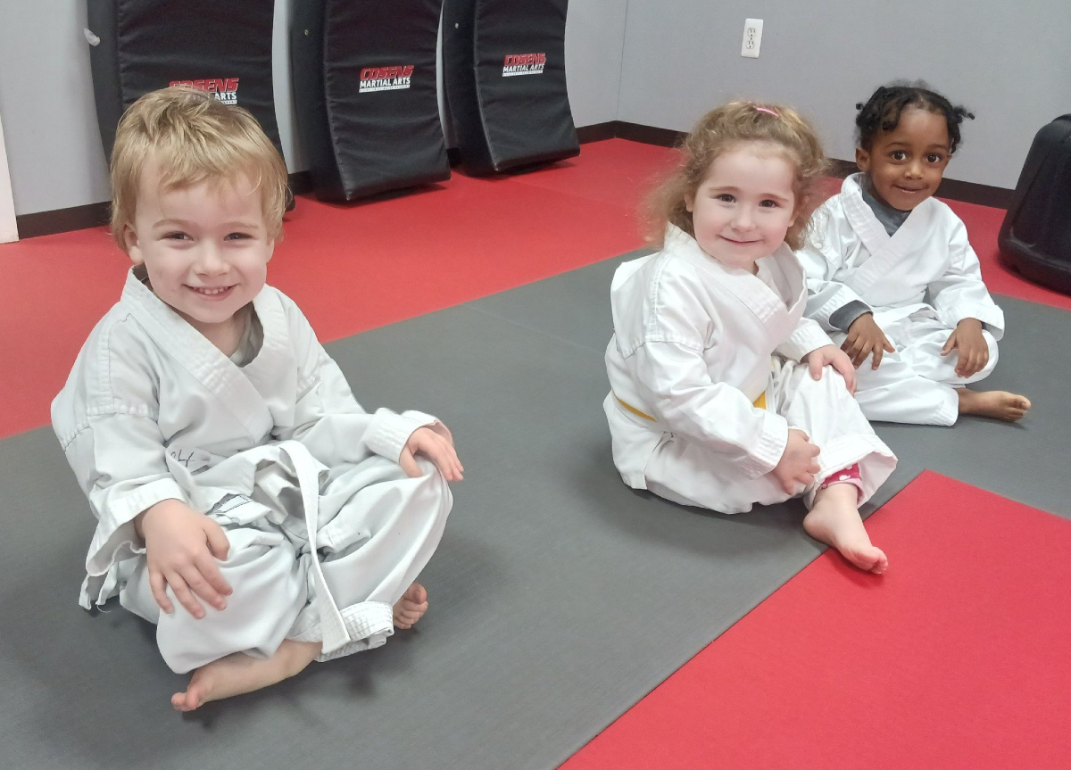 Kids in Fenton martial arts class learning teamwork